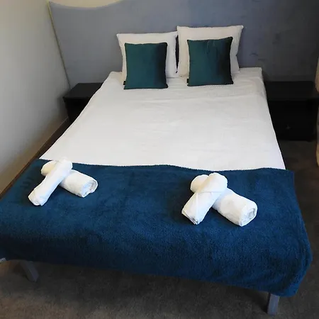 Morska Perla B&B 레왈