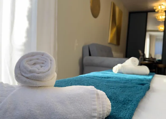 Morska Perla B&B 레왈