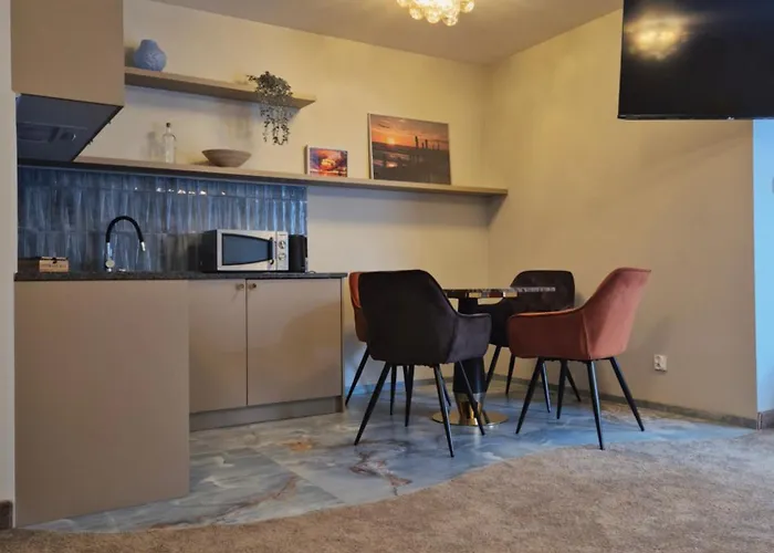 Morska Perla B&B 레왈